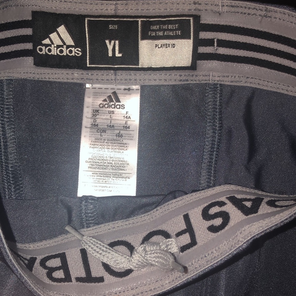 BNWT Adidas football pants for boy - Picture 4 of 8